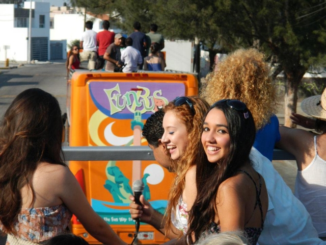  每个人都在唱歌 